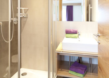 appartement ladis in fiss badezimmer